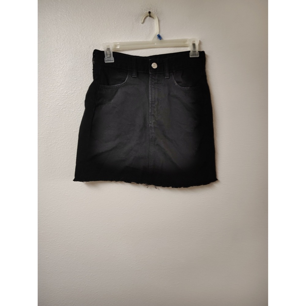 HM Denim Black Mini Skirt Raw Hem High Waisted Size 2 Faded Wash 0271544‎